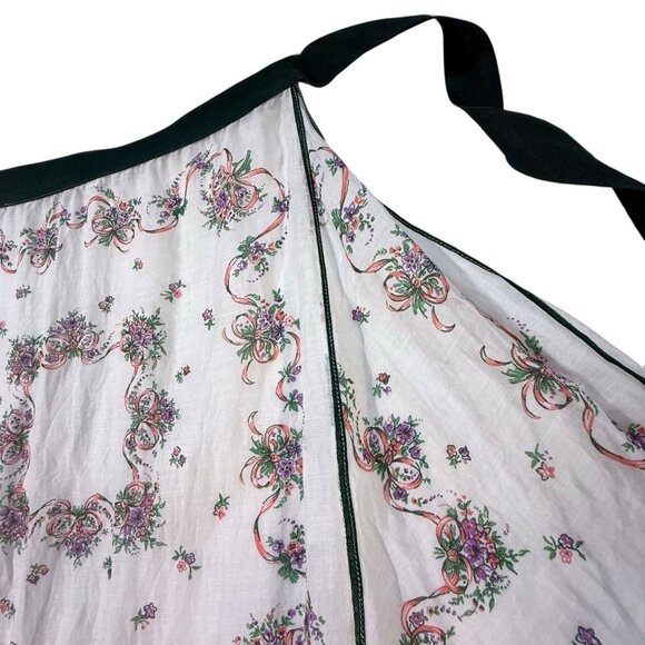 Vintage Hanky Apron – Floral Print – Sheer Cotton – Ruffled – 1950s - Picture 6 of 7